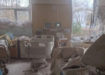 Росіяни обстріляли медичний заклад у Херсоні: поранені дві медсестри