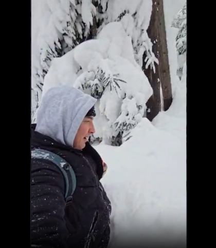 Снігу по пояс: начальник Львівської ОВА показав, як інженери підтримують зв’язок у горах