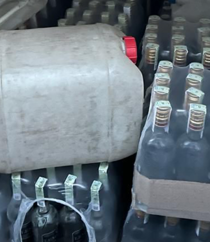Суд конфіскував у мешканців Львівщини близько 3700 пляшок підробленого алкоголю