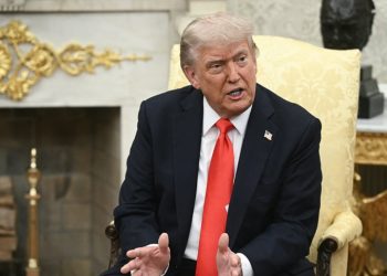 «Ці кляті суди». Трамп обурився рішенням Верховного суду США скасувати його мита — CNN | Світ