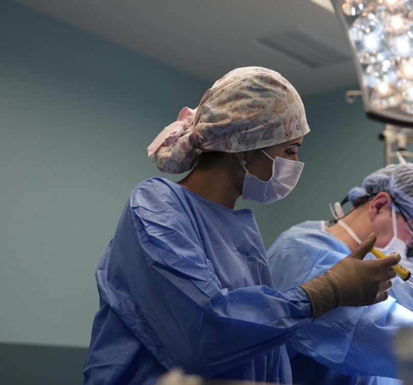 Медики під час операції