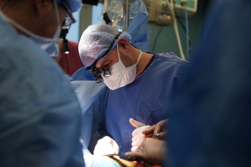 Медики під час операції