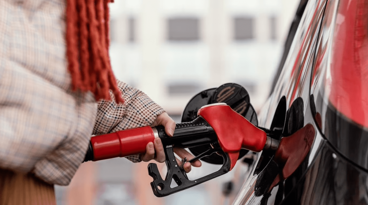 Ціни на пальне можуть підскочити: що прогнозують для водіїв Дніпра після потепління