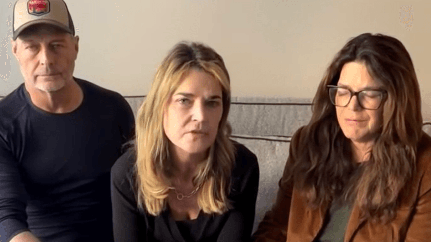 Американська телеведуча Саванна Гатрі разом із братом та сестрою Американська телеведуча Саванна Гатрі разом із братом та сестрою