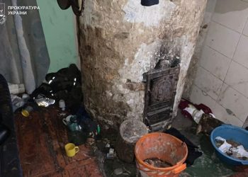 На Львівщині дворічний хлопчик помер від критичного недогляду