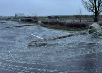 На трасі М-14 Херсон–Миколаїв обмежили рух в обидві сторони через пошкодження антидронового тунелю