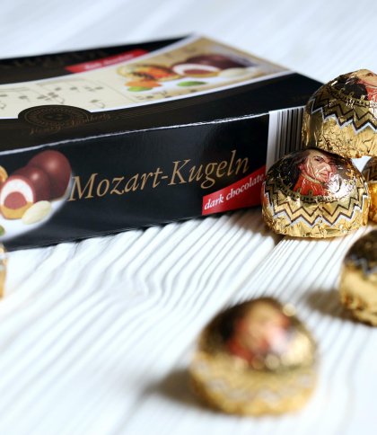 Рецидивіста з Львівщини ув’язнили за крадіжку 20 коробок цукерок з марципаном