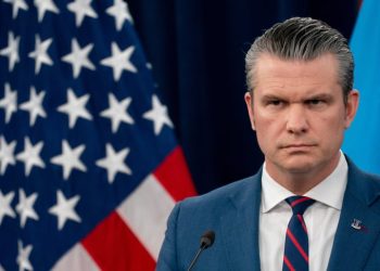 WP: Пентагон вирішив не пускати на брифінги фотокореспондентів через «невдалі» фото Гегсета | Світ