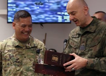 Під час візиту до Києва американський генерал був «не при собі» через струс мозку після двох випитих пляшок чачі