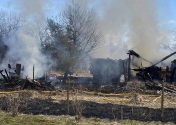 Через підпал сухої трави вщент згорів будинок на Львівщині — Львівщіна