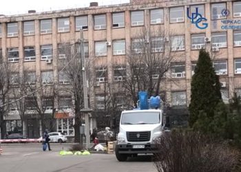 Енергетики відновили у Черкасах електроопору після ДТП — Новости Черкасс