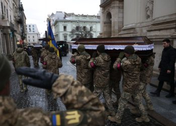 Львів вшануває пам’ять героїв: прощання з Василем Гавришем та Віктором Колодяжним –