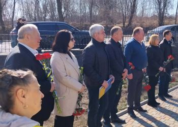 У день загибелі Героя України В’ячеслава Чорновола вшанували його пам’ять — Новости Черкасс
