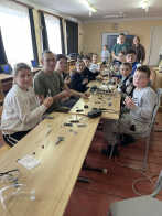 У ліцеї на Дрогобиччині учні виготовляють обладнання для військових на 3D-принтерах – 01