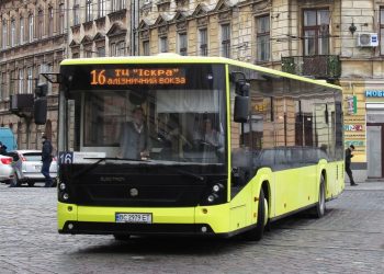 16 маршрутка - автобус у Львові
