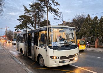 Маршрутка 19 у місті Львів