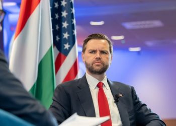 Венса одному з американців українського походження: «Ваша країна — це США»