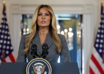 Меланія Трамп заперечила зв’язки з Епштейном. ЗМІ називають цю заяву несподіваною