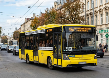 Маршрутка 49А в місті Львів