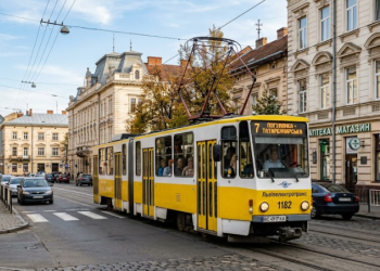 7 Трамвай - на маршруті
