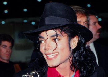 «Друга сім’я» Майкла Джексона звинувачує його у сексуальному насильстві над дітьми — NYT