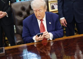 Трамп відкинув питання щодо його психічного здоров’я після того, як вилаяв Іран | Світ