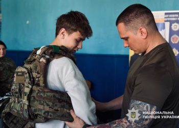 Безпека та вибір професії: у Дубіївці поліцейські провели пізнавальний урок для школярів — Новости Черкасс