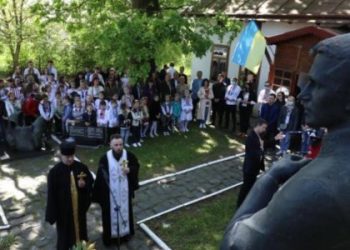 Чатстину львівської бруківки передали Зашкову