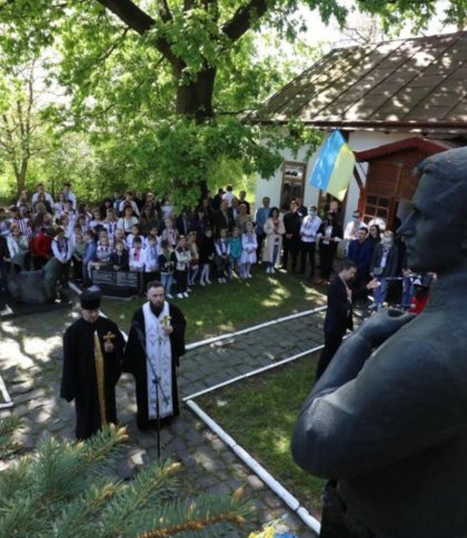 50 квадратних метрів бруківки з центру Львова передали в Зашків Львів передав до Зашкова бруківку для облаштування музею Коновальця