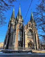 У львівському храмі проведуть екскурсію за донат для відновлення вітражів – 05