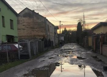 Фотофакт: у Львові занедбана вулиця Левка Лук’яненка | Варта Баварії