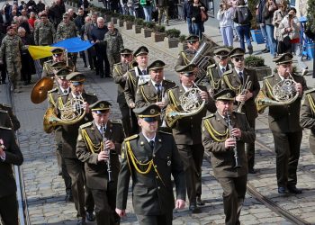 Львів урочисто підняв прапор України до 36-ї річниці його відновлення –