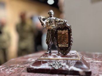 Мистецтво після паузи: у ZAG відкрили виставку робіт українських захисників – 12