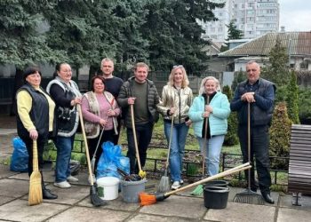 У Черкасах міграційники долучились до міського дня благоустрою — Новости Черкасс