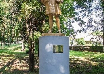 У Христинівці демонтували пам’ятник Зої Космодем’янській — Новости Черкасс