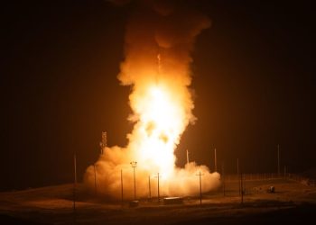 США провели випробувальний запуск своєї міжконтинентальної балістичної ракети, однак запевнили, що «це не відповідь на світові події» | Світ