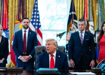 Президент США Трамп залишив лист з інструкціями Венсу на випадок, «якщо з ним щось трапиться» — Білий дім | Світ