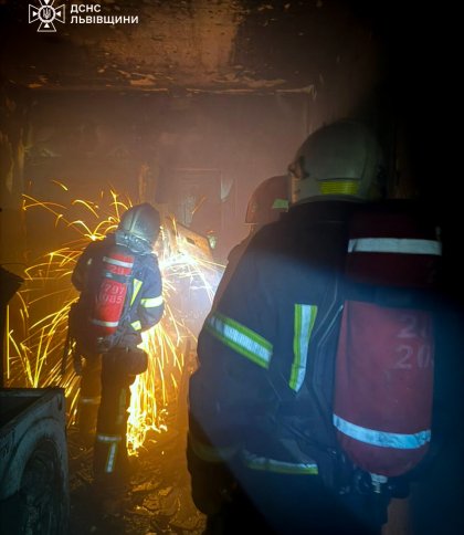 Через пожежу в багатоповерхівці на Сихові евакуювали 12 людей