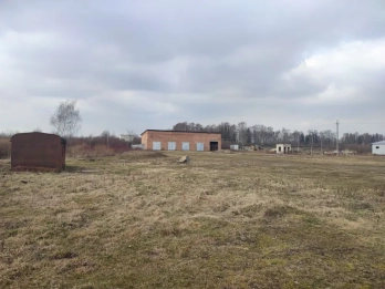 Двоповерховий будинок зі складами у Мостиськах продали в 1000 разів дорожче стартової ціни – 02
