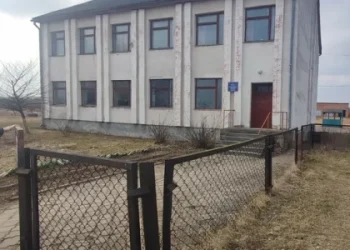 Двоповерховий будинок зі складами у Мостиськах продали в 1000 разів дорожче стартової ціни — Львівщіна