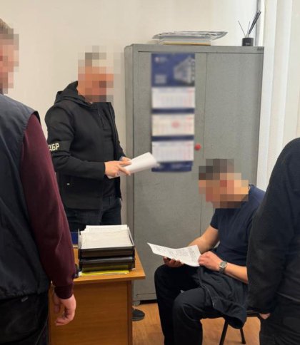 Львівського митника викрили на пропуску автомобіля з контрабандою на 7 млн грн