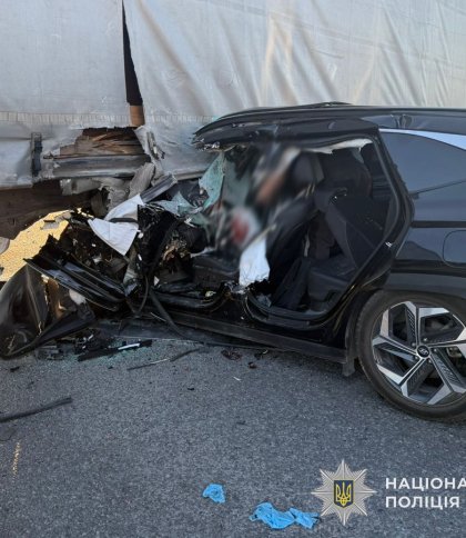 На об’їзній Золочева 31-річний водій Hyundai влетів у вантажівку: його госпіталізували