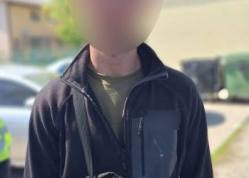 Нервував пасажир і тікав від патруля: у Черкасах за ніч виявили два випадки можливого зберігання наркотиків — Новости Черкасс