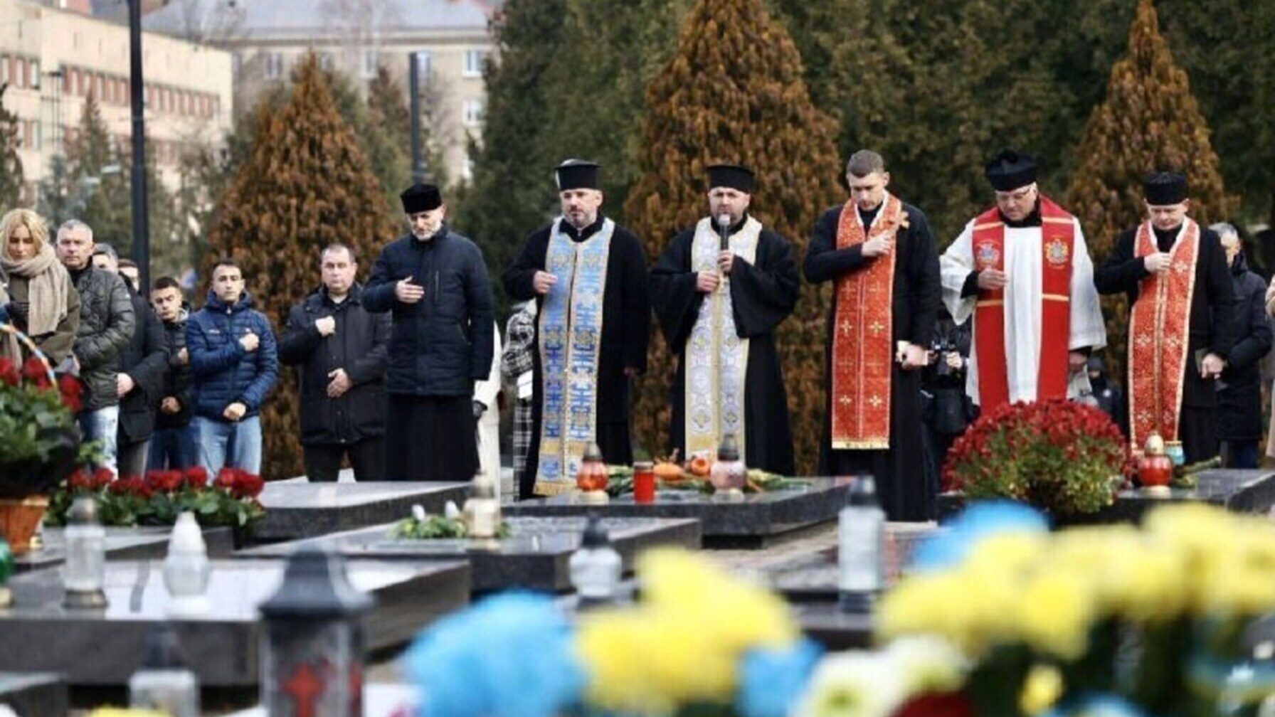 У Львові вшанують Захисників України до Дня Героїв