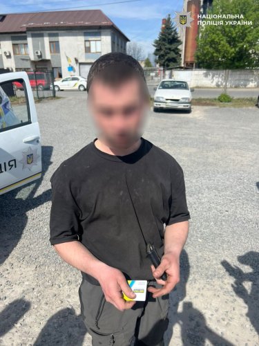 Водій під час затримання