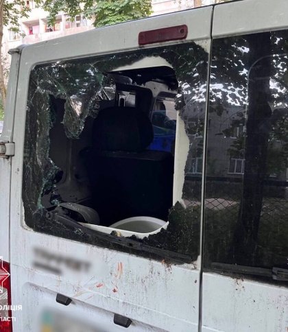 Трощив молотком автівки: у Львові затримали хулігана